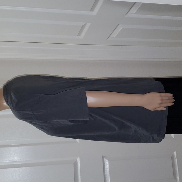 Teeturtle XL famous pawthors authors graphic tee - Picture 3 of 6